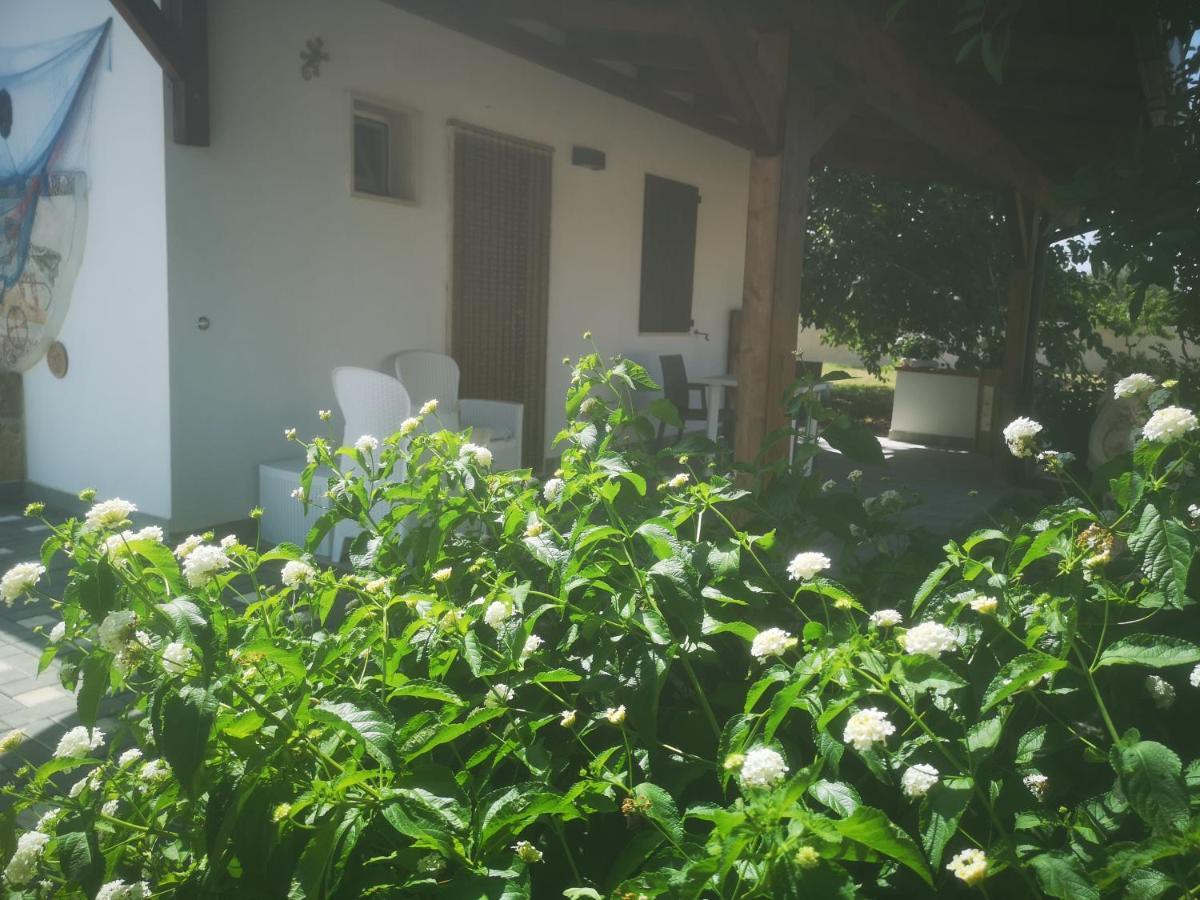 B&B Angolo Magico Parabita Eksteriør billede